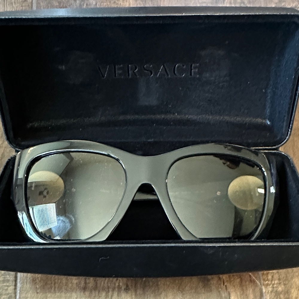 Versace Black Sunglasses (Frames) - image 1
